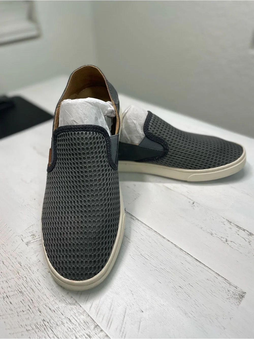 OluKai Pehuea Pavement Gray Mesh Slip-On Sneakers Women’s Size 9 Comfort Shoes